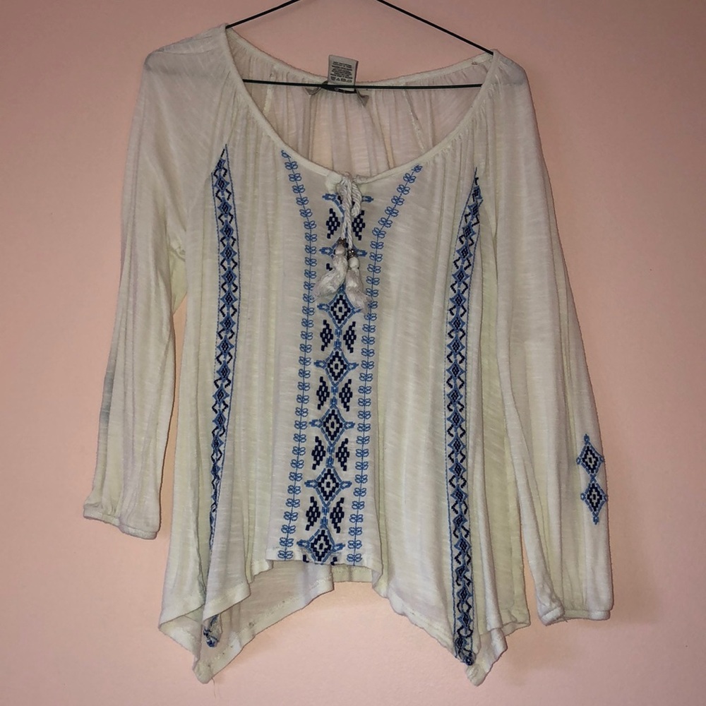 White shirt with designs